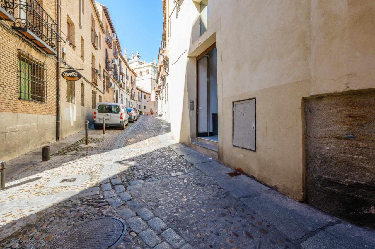 Apartamento Con Patio Junto A La Catedral By Toledo Ap Exterior photo
