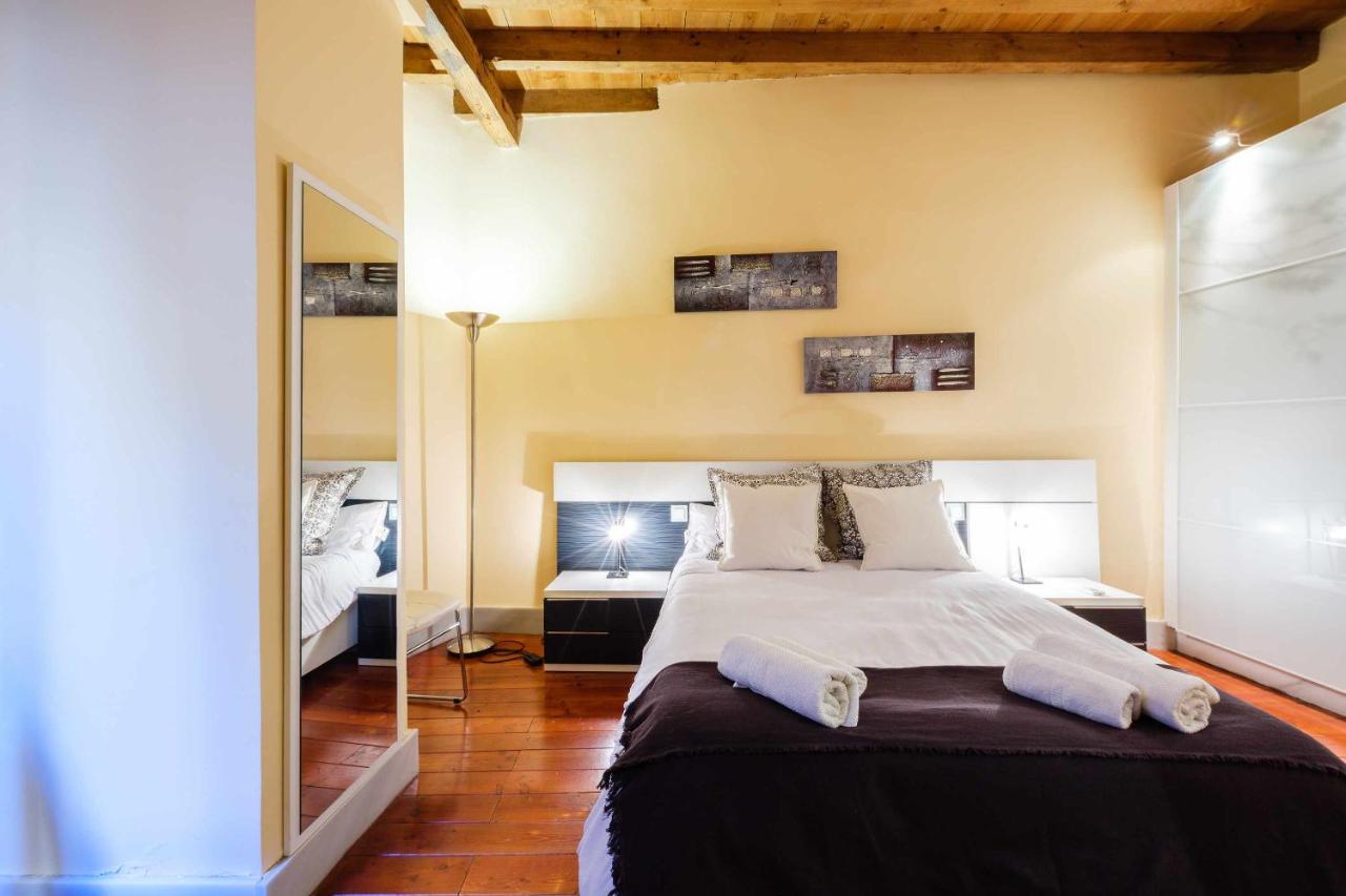 Apartamento Con Patio Junto A La Catedral By Toledo Ap Exterior photo