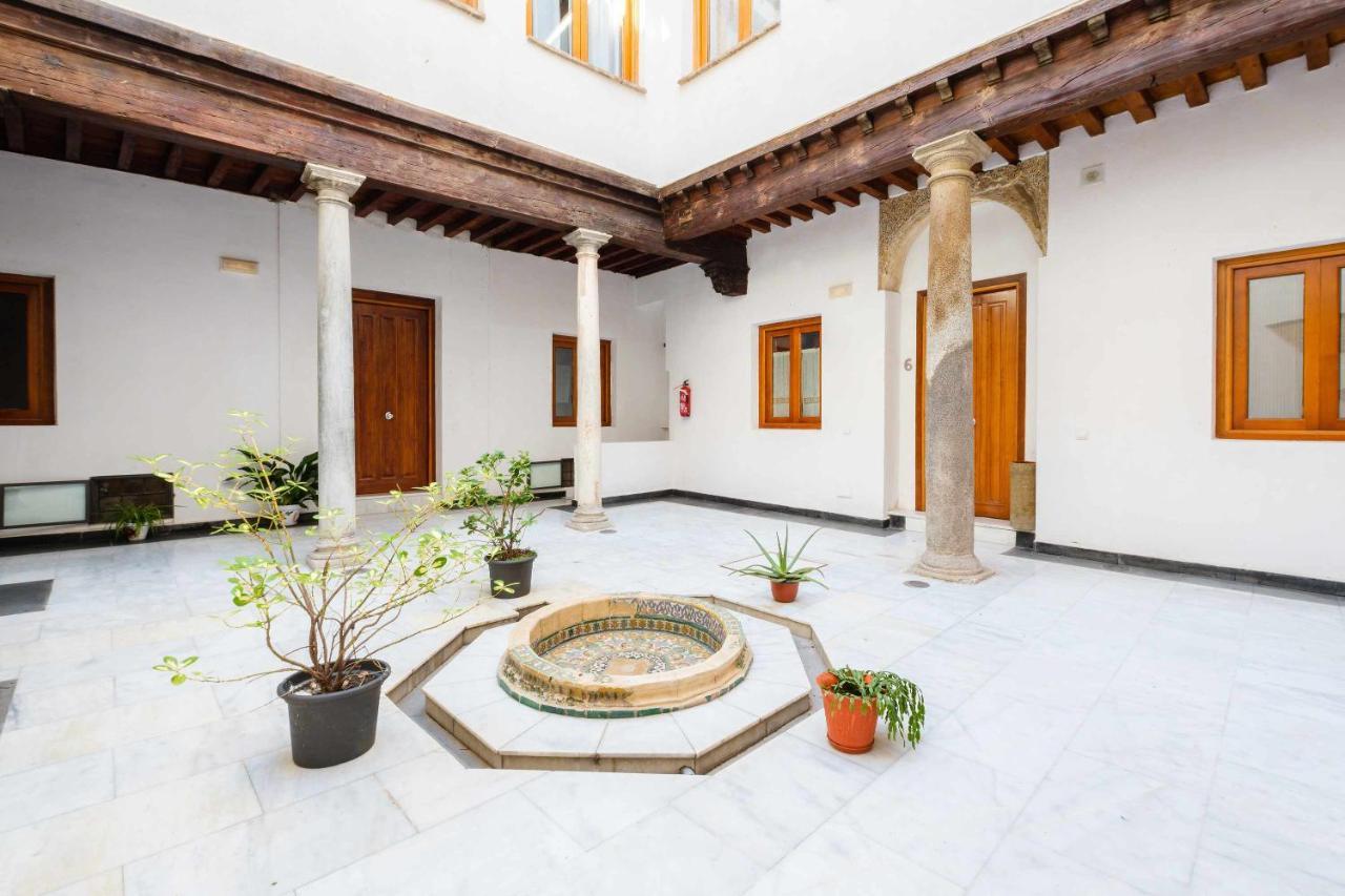 Apartamento Con Patio Junto A La Catedral By Toledo Ap Exterior photo